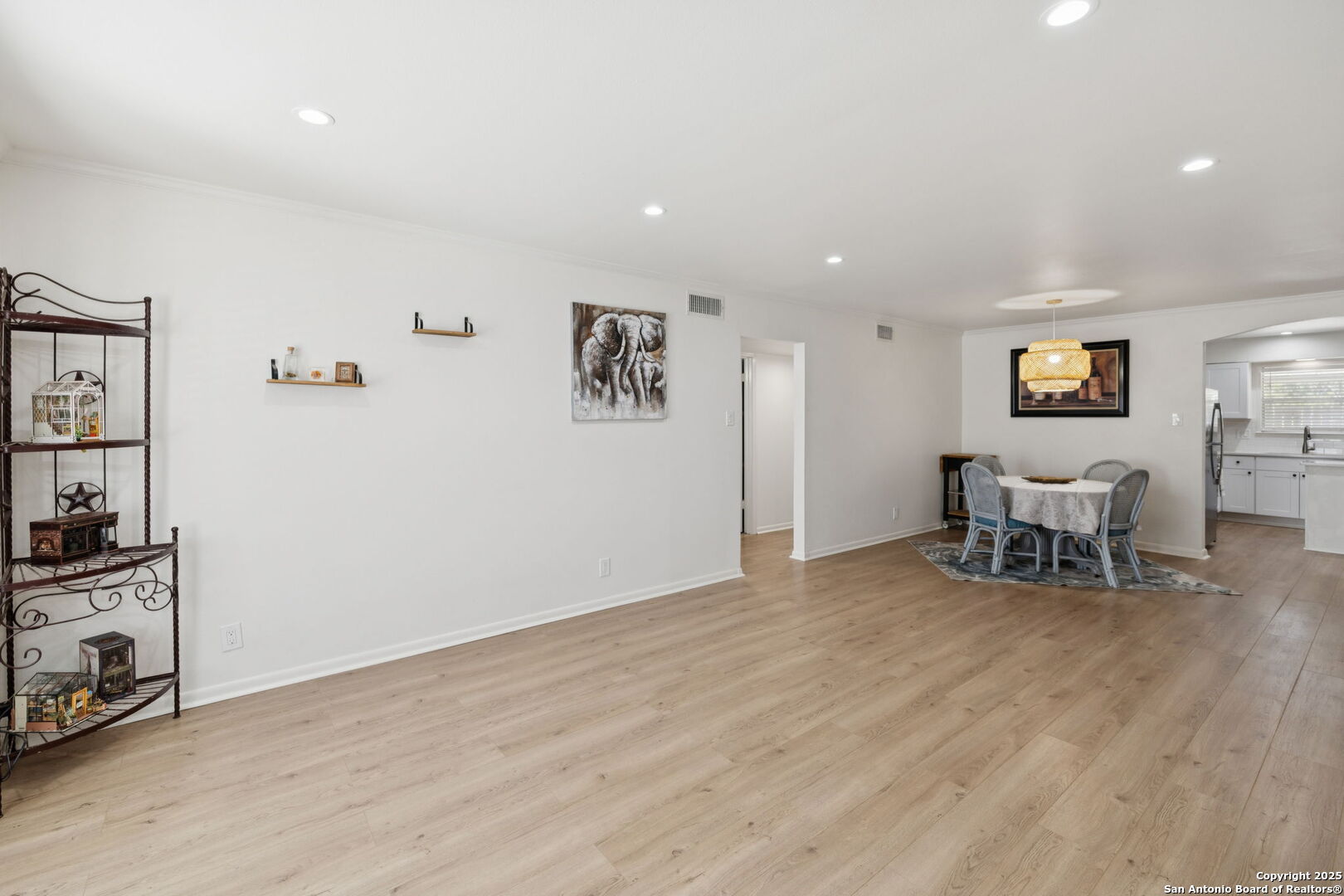 property viewer photo 4