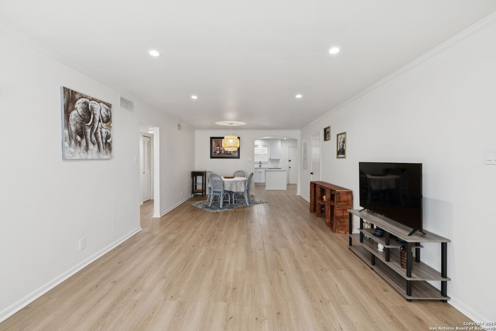 property viewer photo 5