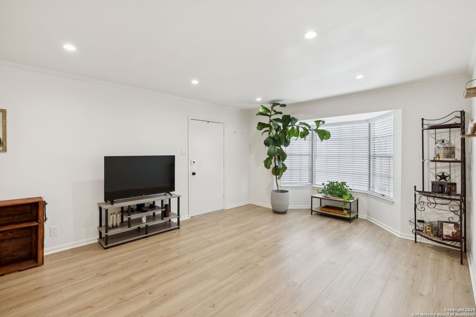 property viewer photo 8
