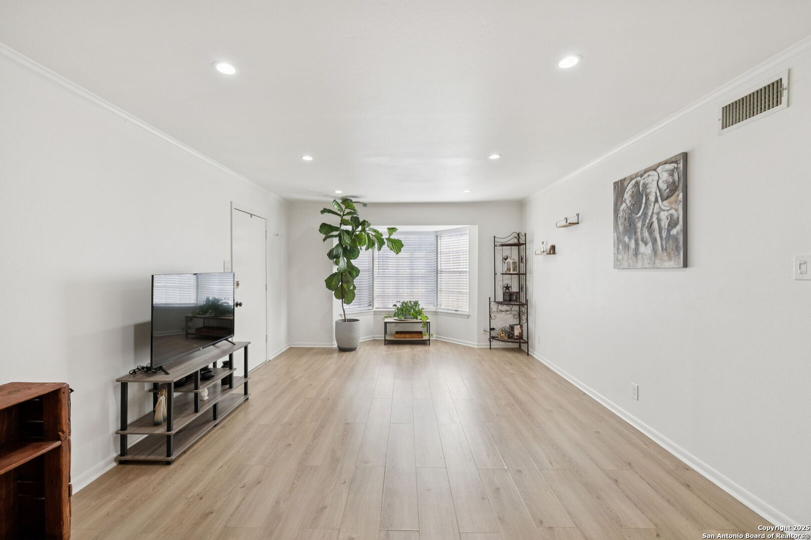 property viewer photo 9