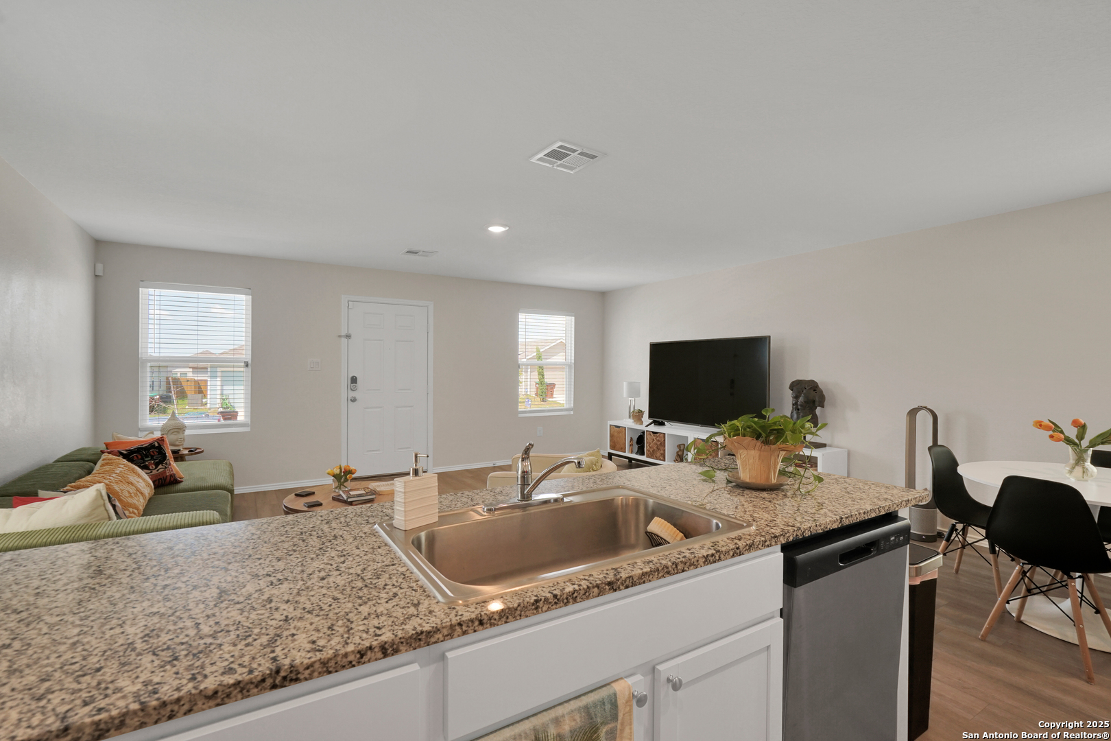 property viewer photo 11