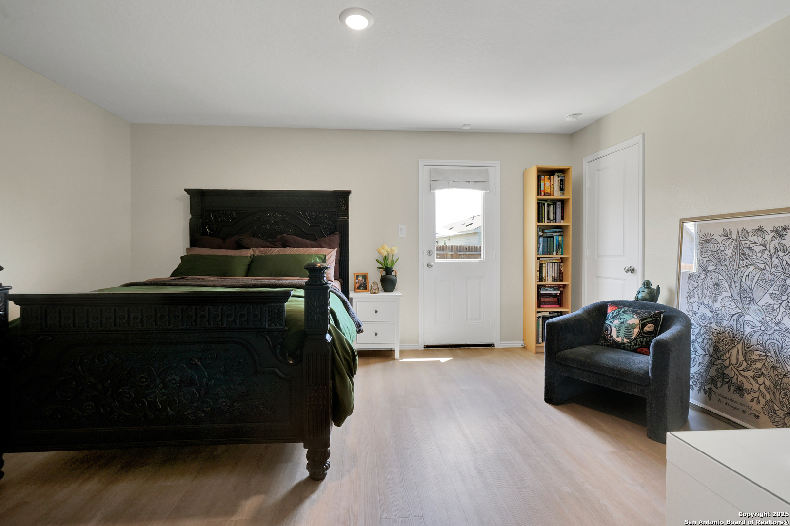 property viewer photo 15