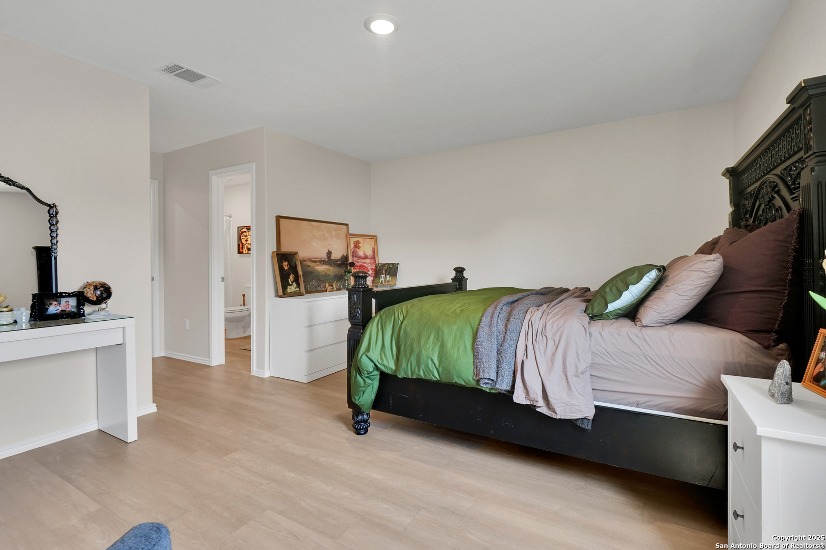 property viewer photo 17