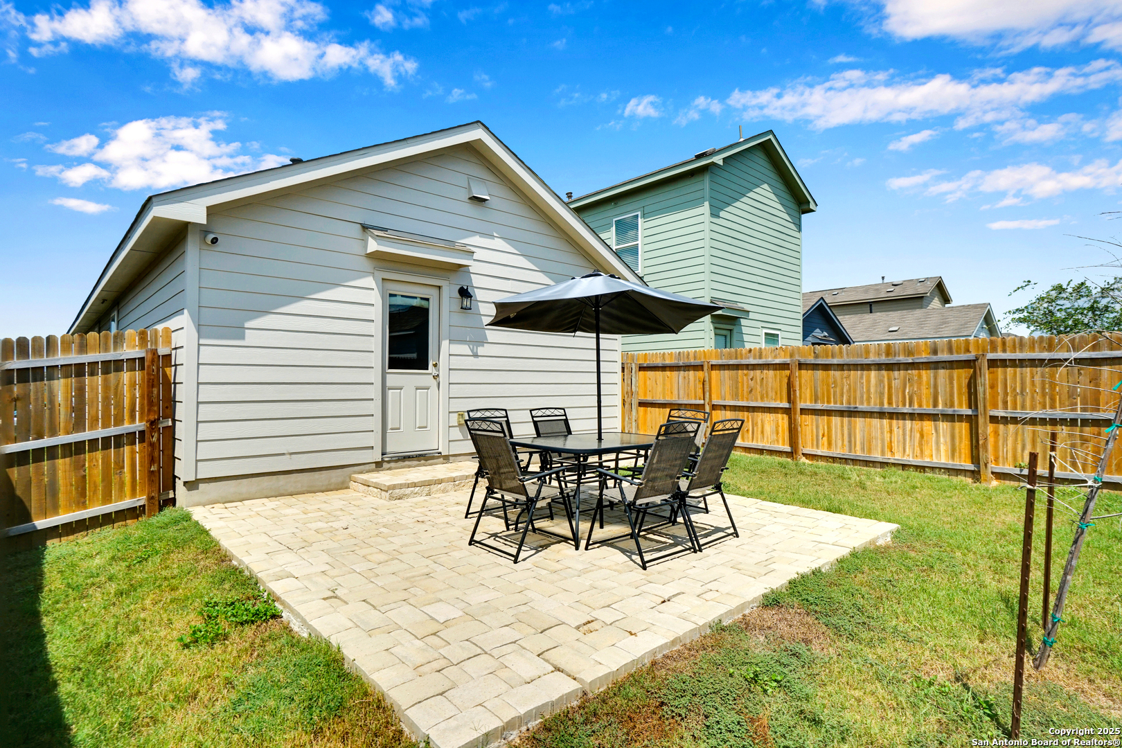 property viewer photo 24