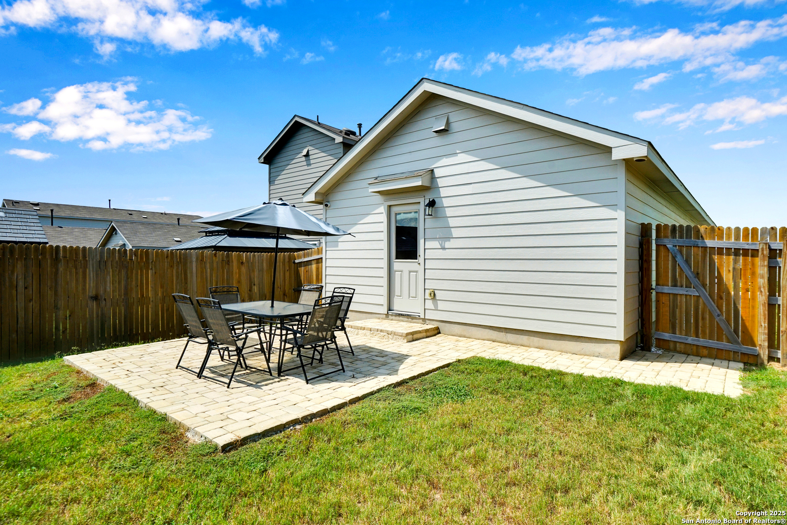 property viewer photo 25