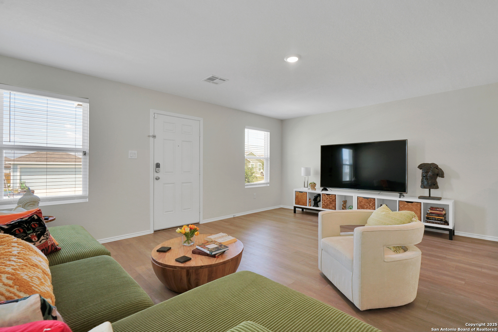 property viewer photo 6