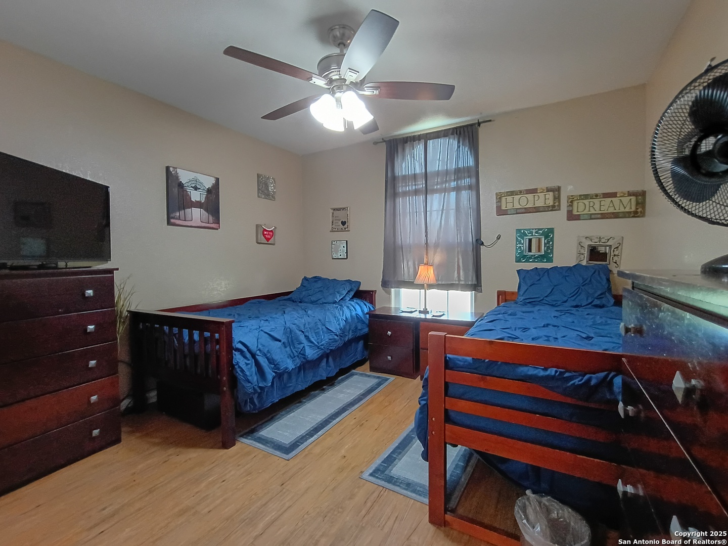 property viewer photo 20