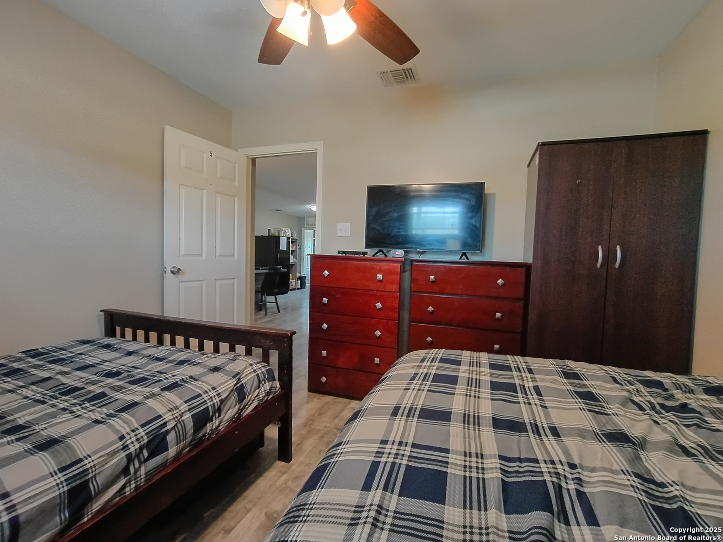 property viewer photo 22