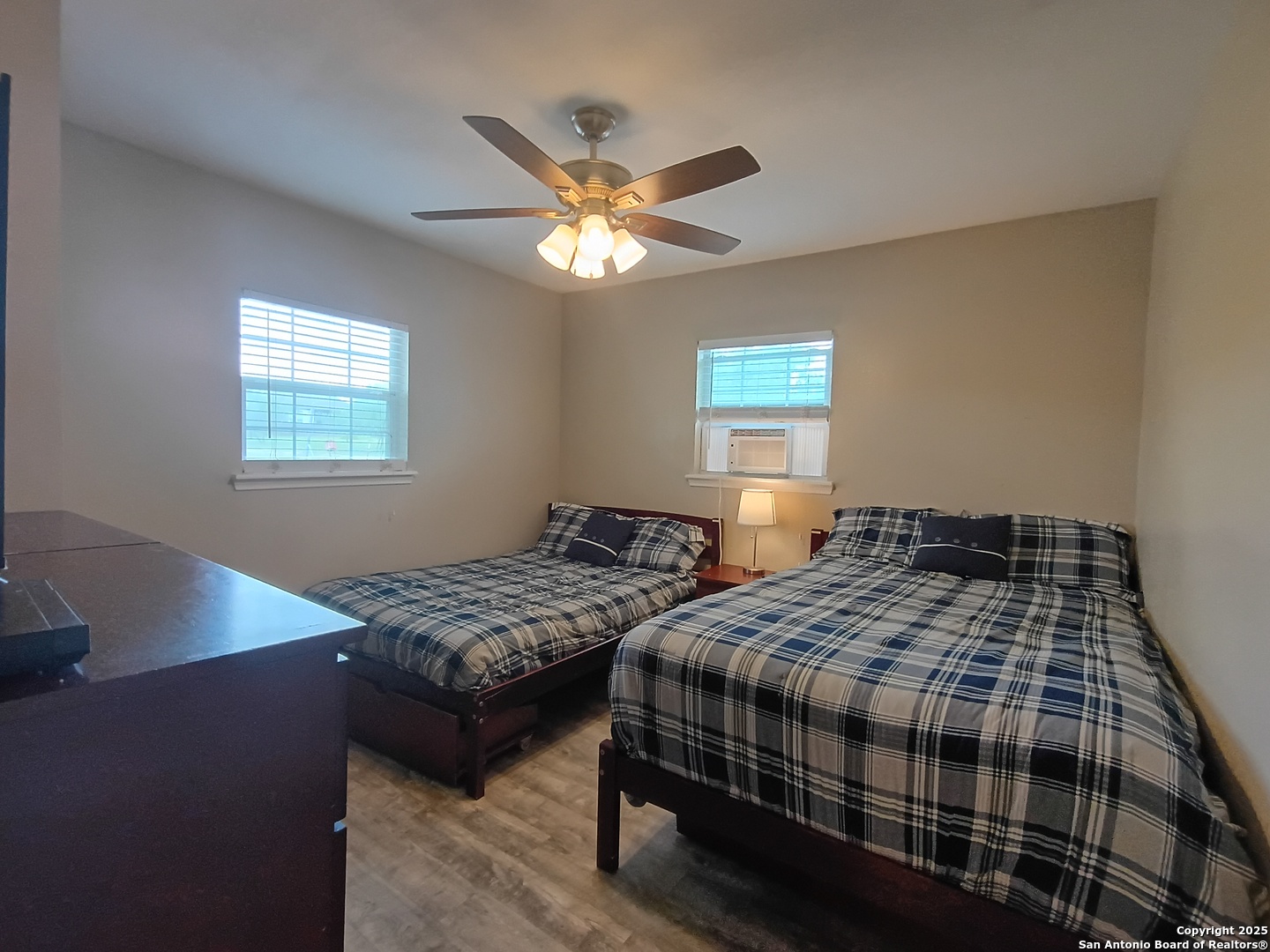 property viewer photo 26