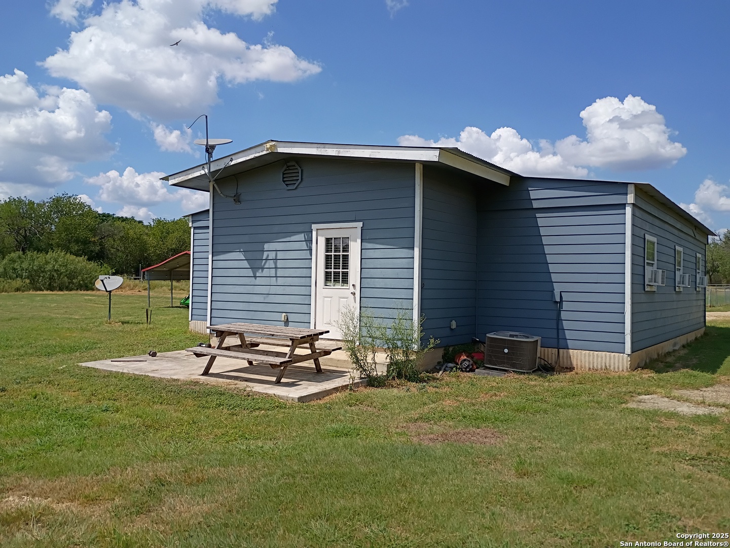 property viewer photo 35