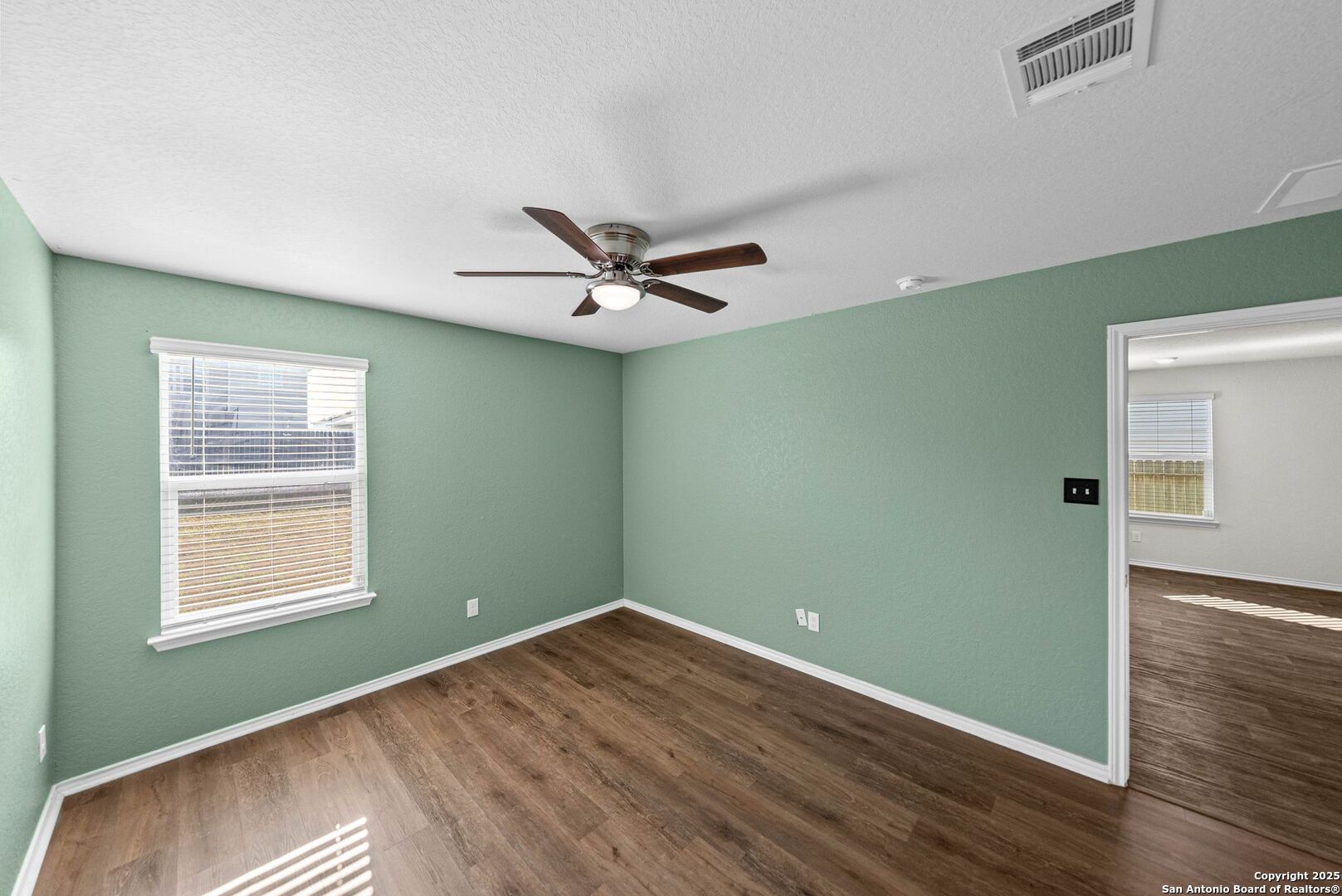 property viewer photo 15