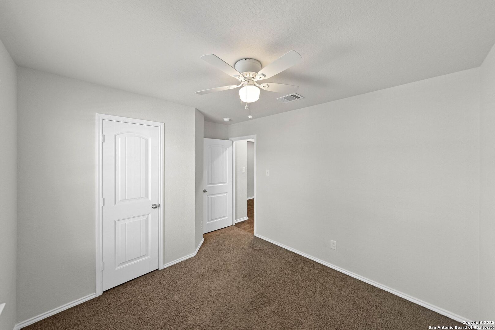 property viewer photo 19