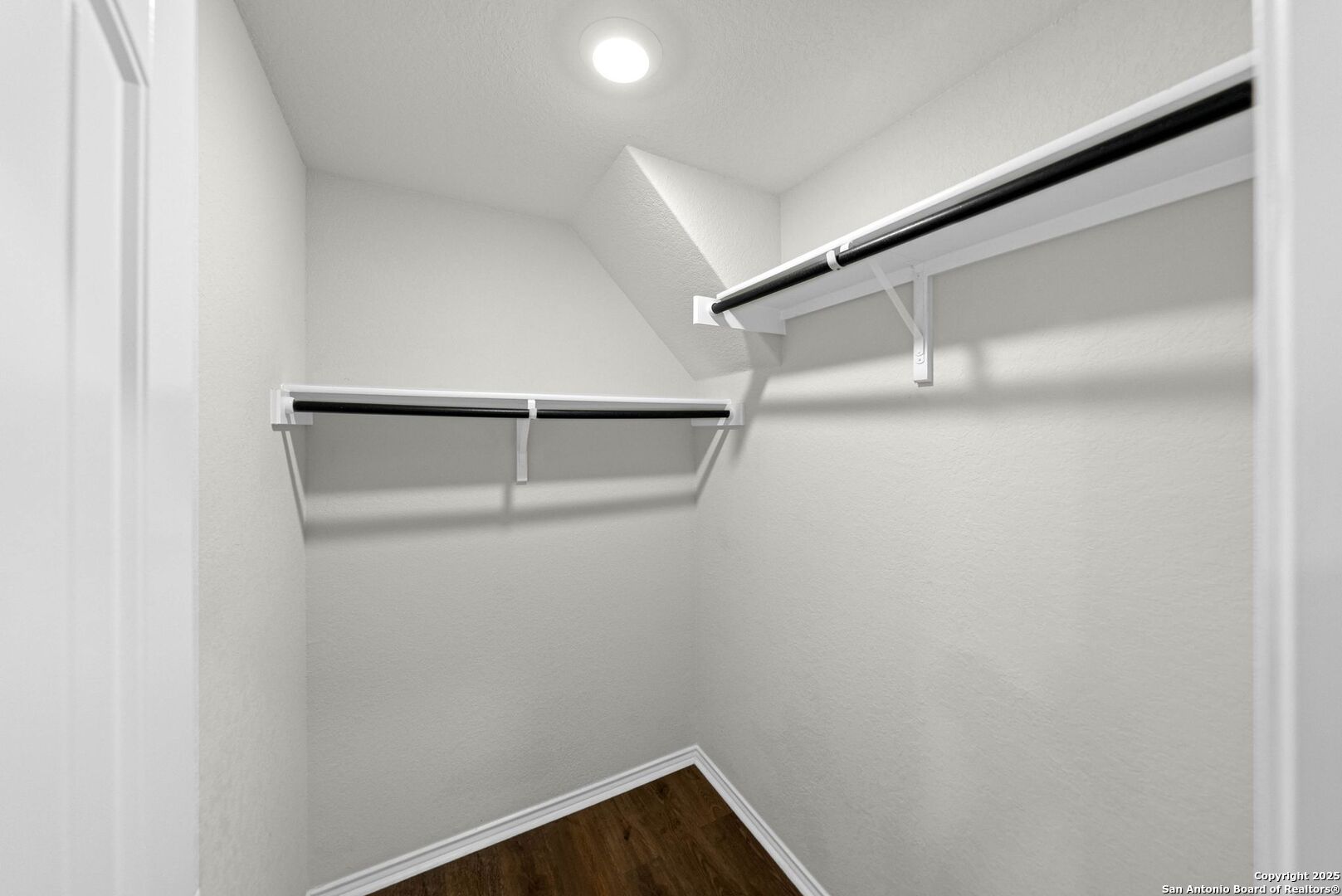 property viewer photo 21