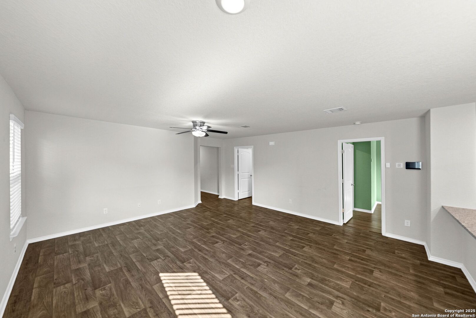 property viewer photo 7