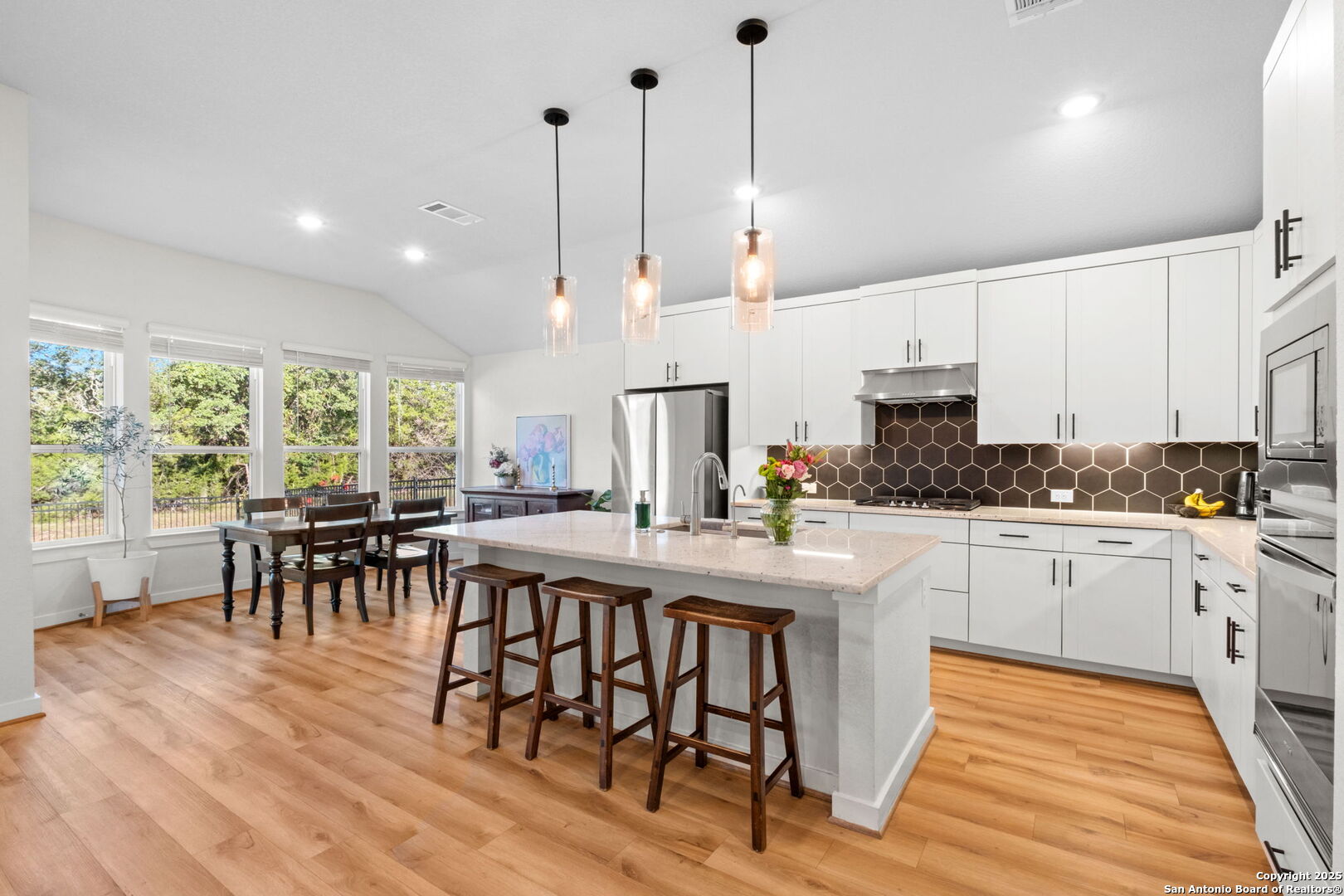 property viewer photo 14