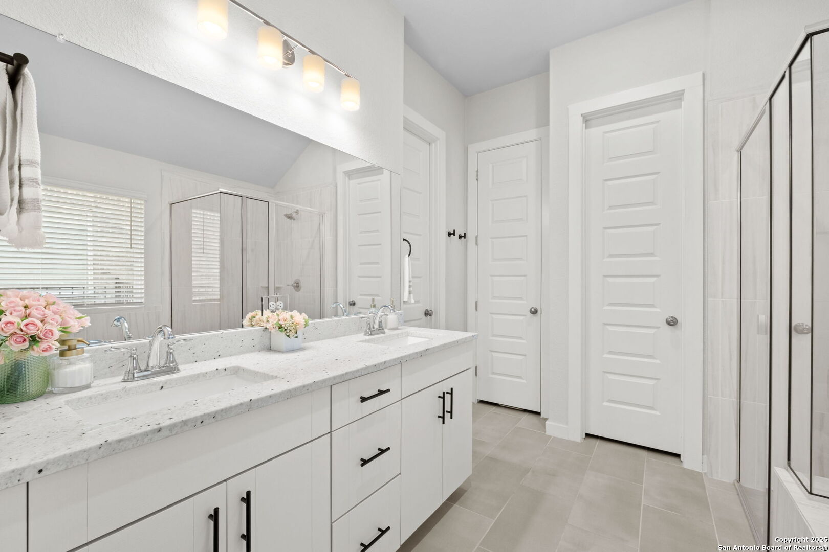 property viewer photo 19