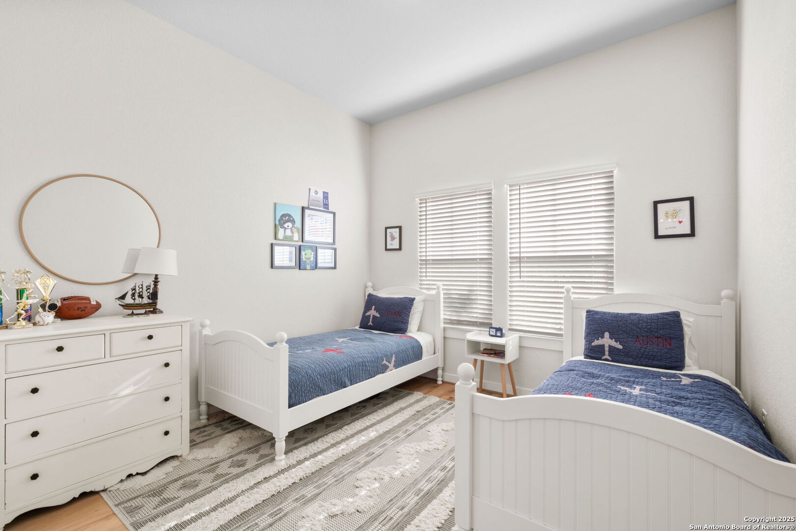 property viewer photo 2