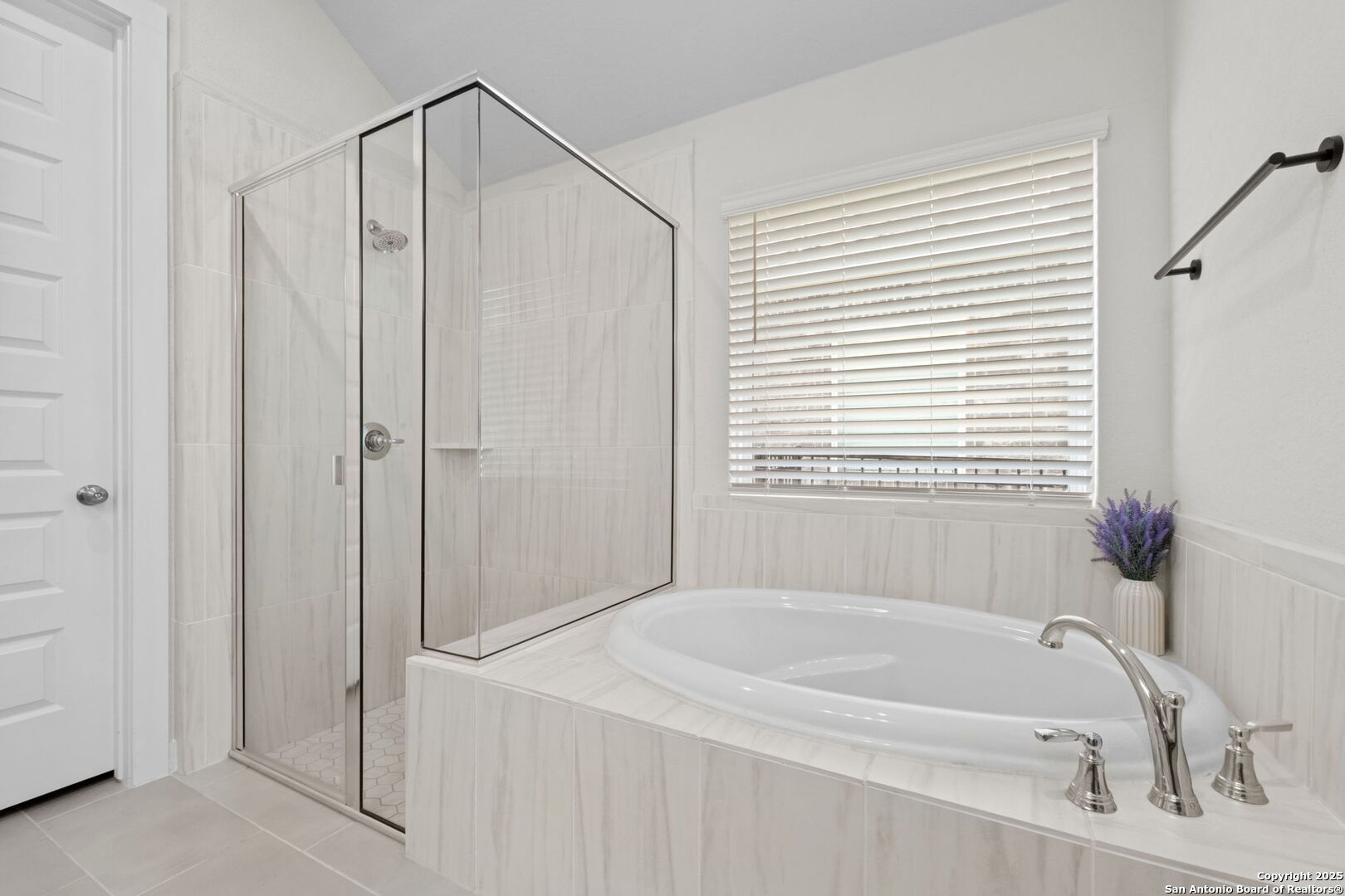 property viewer photo 20