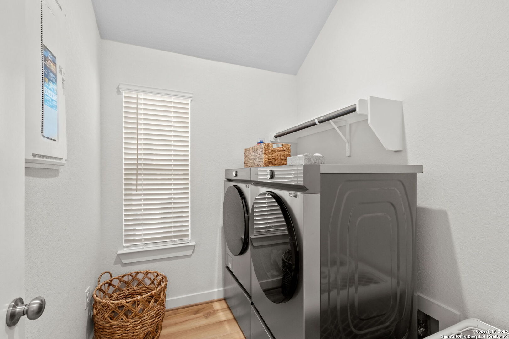 property viewer photo 22