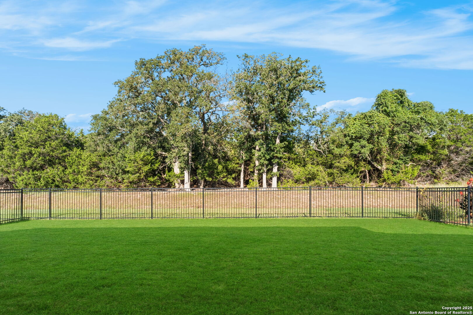 property viewer photo 24