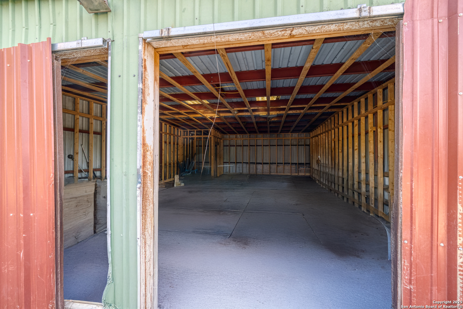 main property photo 16
