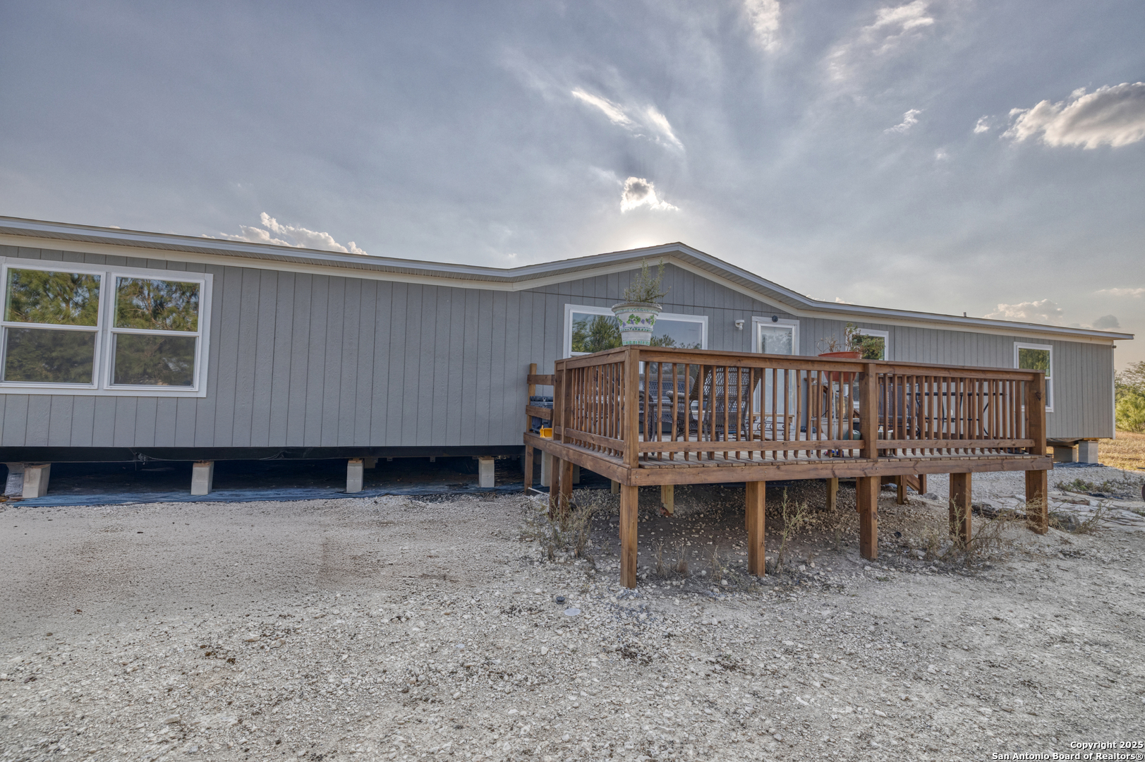 main property photo 22