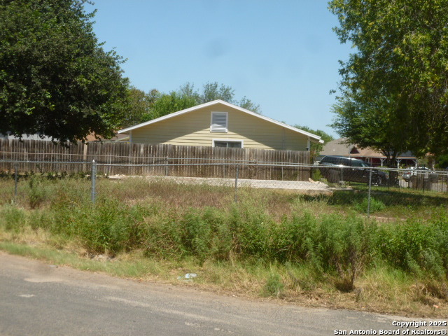 main property photo 3