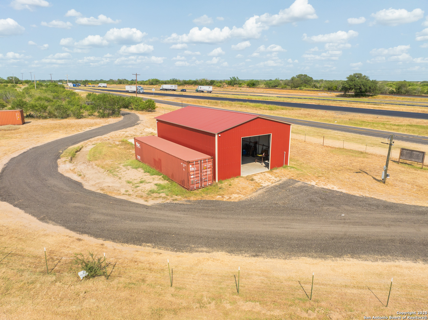 main property photo 14