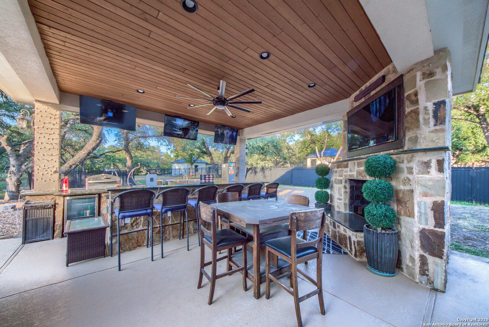 main property photo 74