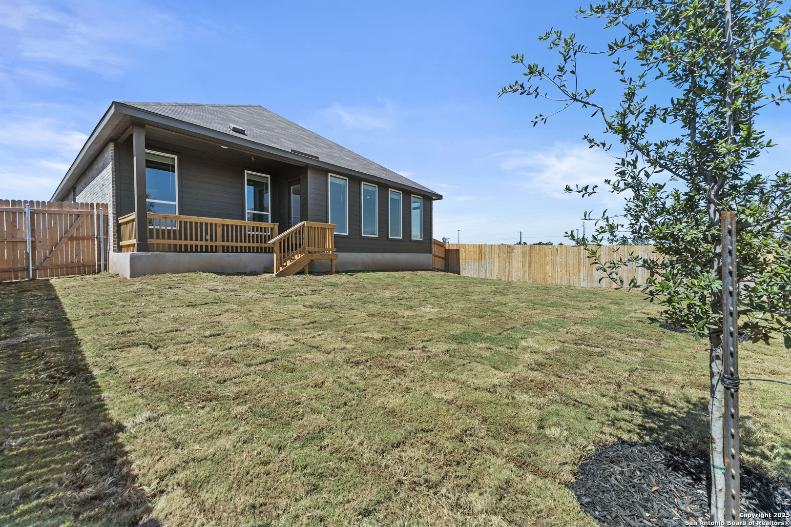 main property photo 23