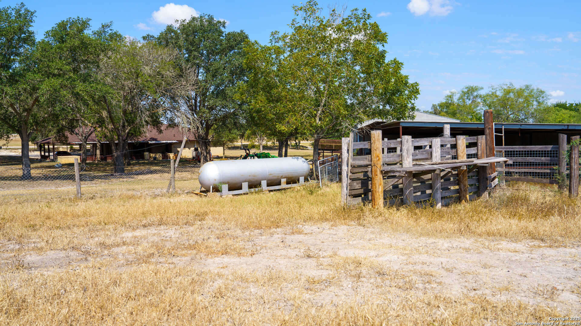 main property photo 27