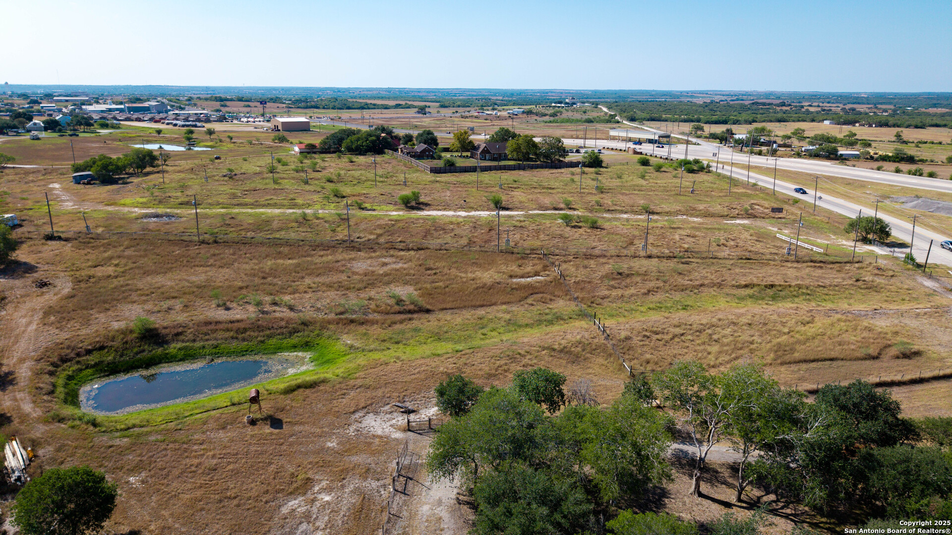 main property photo 40