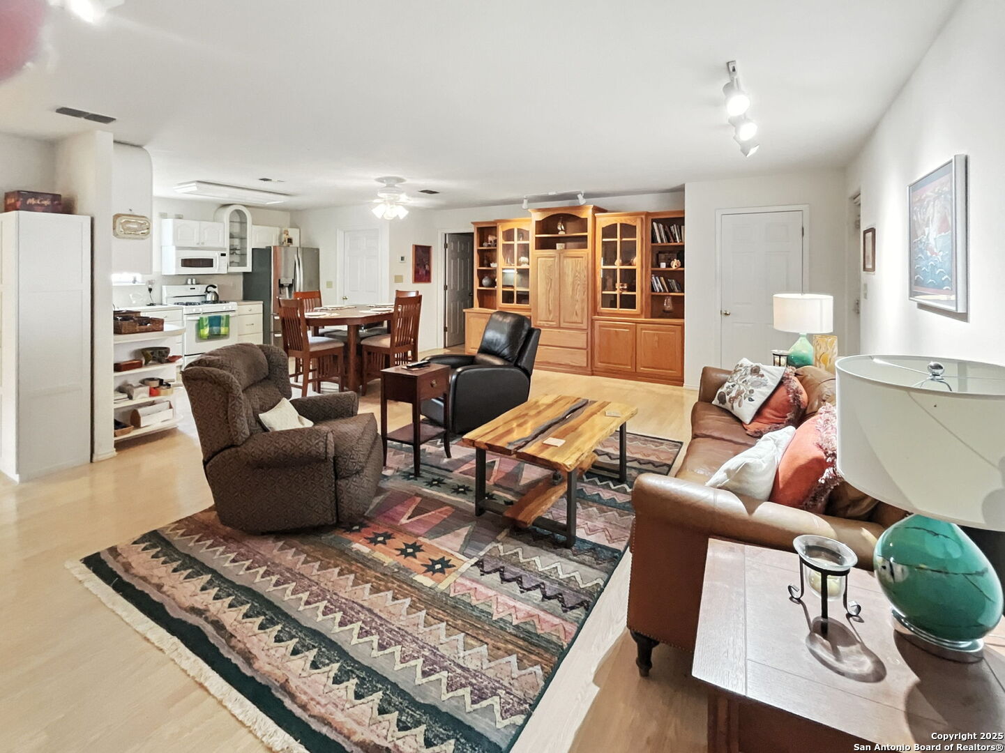 main property photo 5