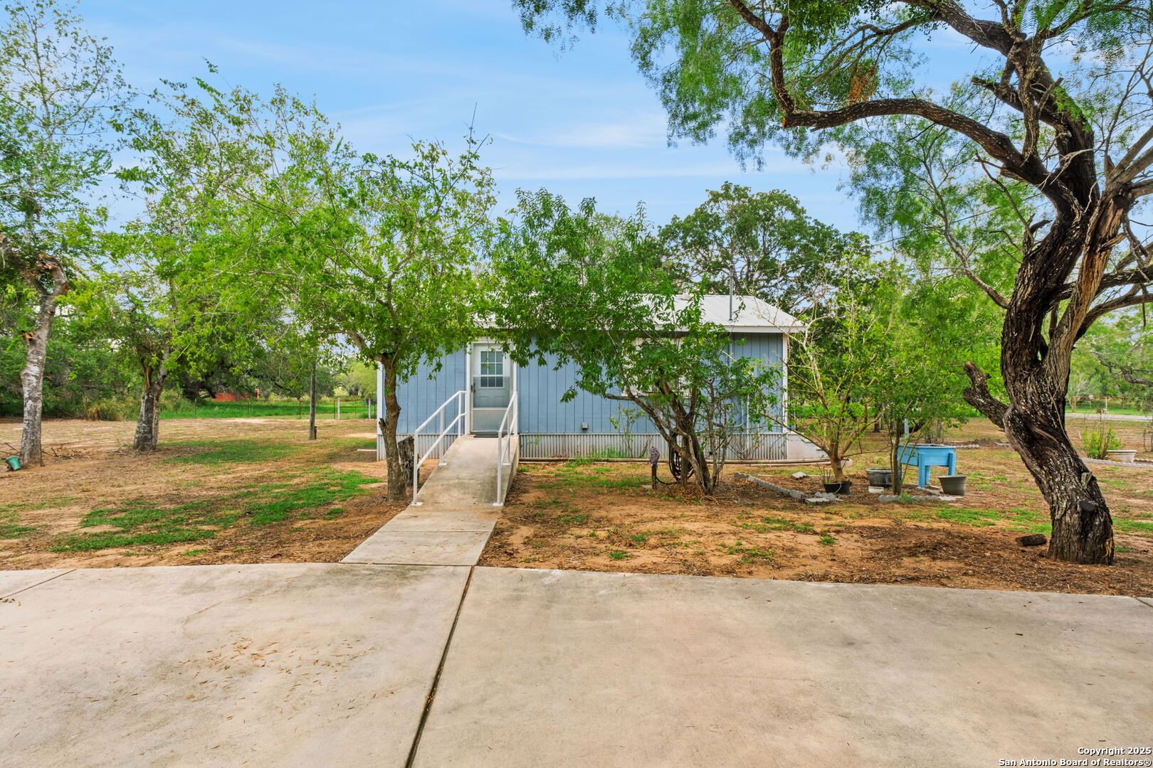 main property photo 18