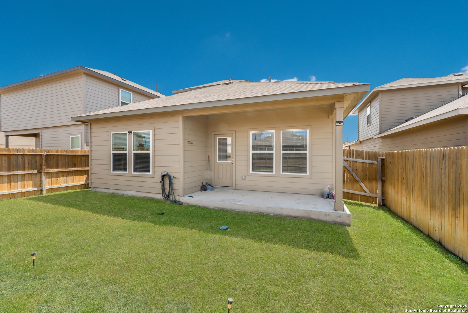 main property photo 26