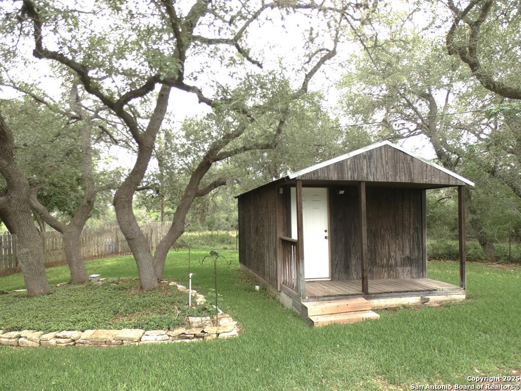 main property photo 40