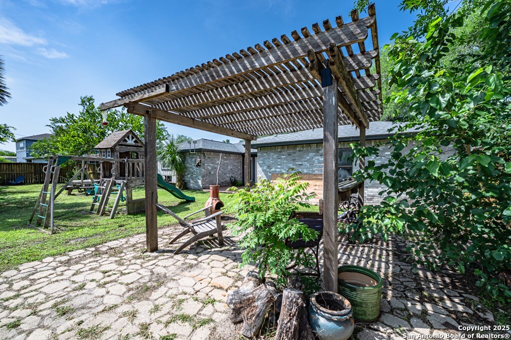 main property photo 34