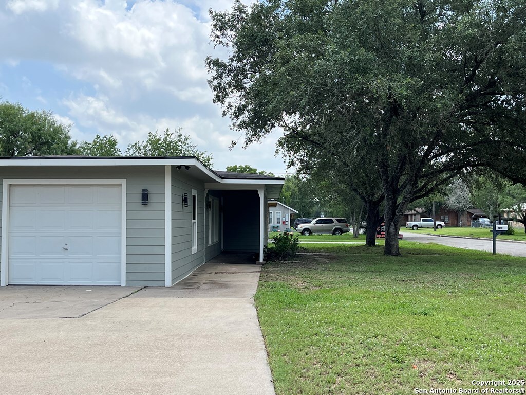 main property photo 40
