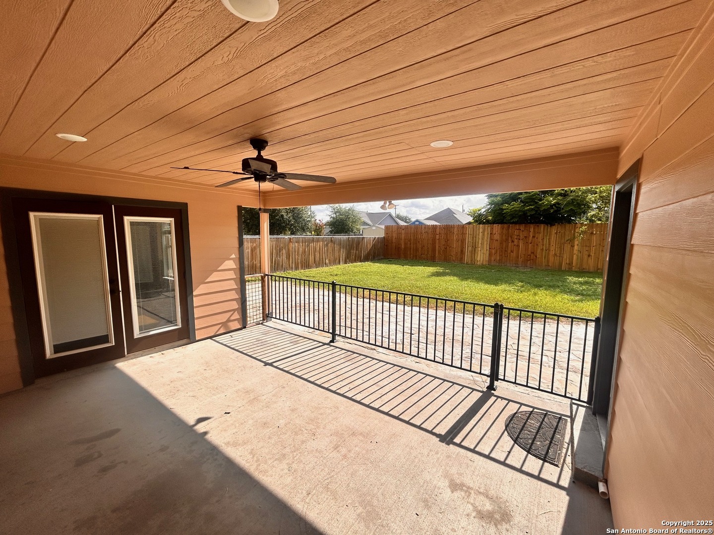 main property photo 8