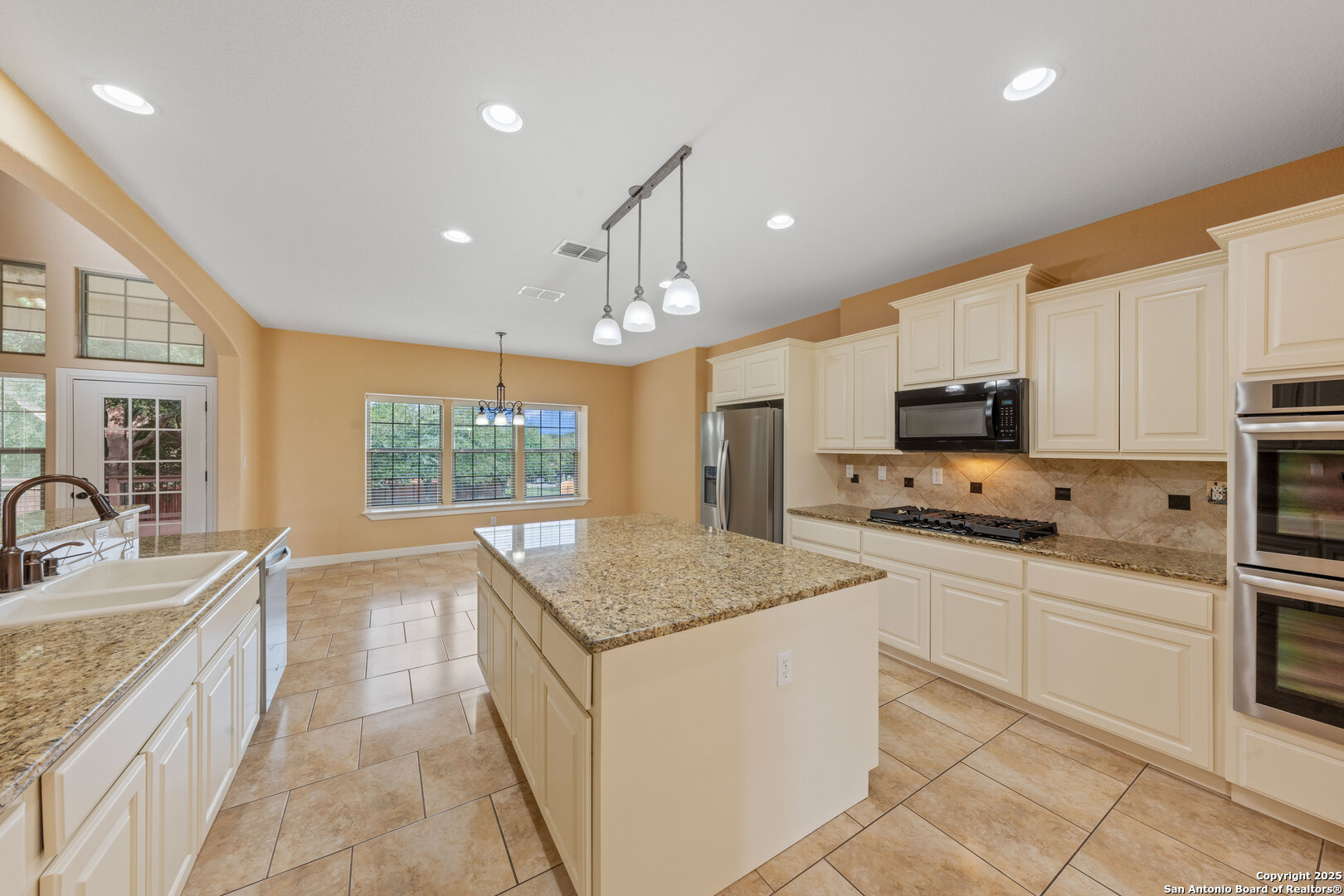 main property photo 10