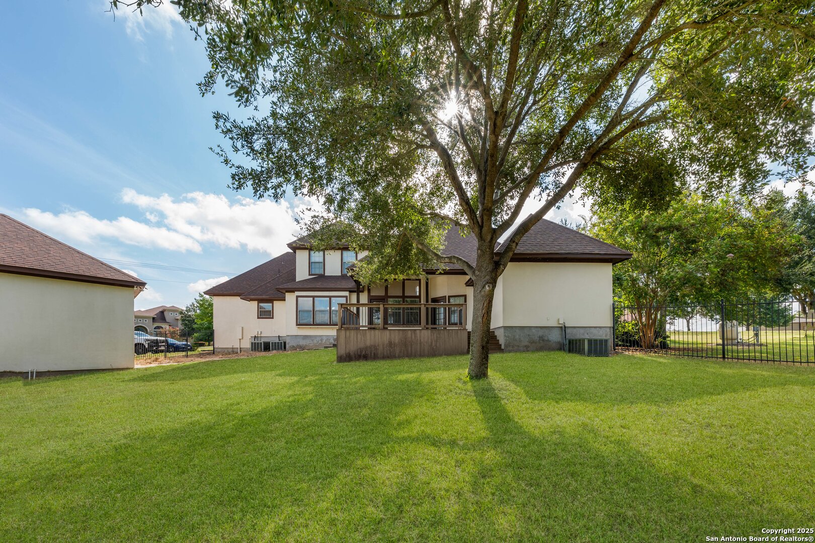 main property photo 28