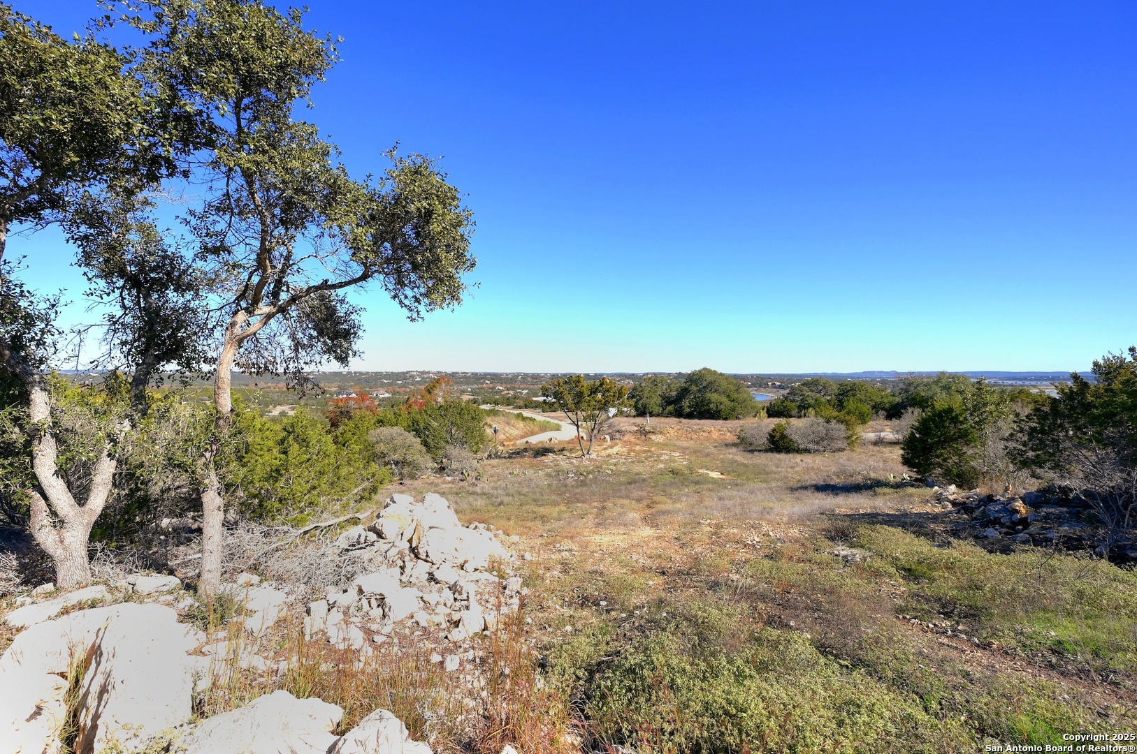 main property photo 18