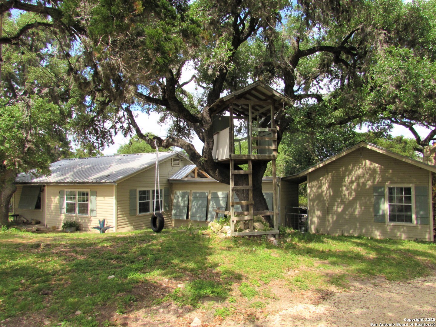 main property photo 7