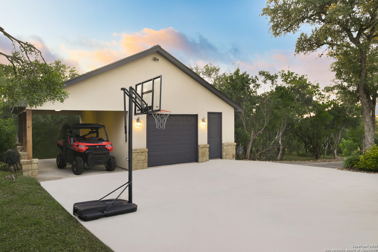 main property photo 24