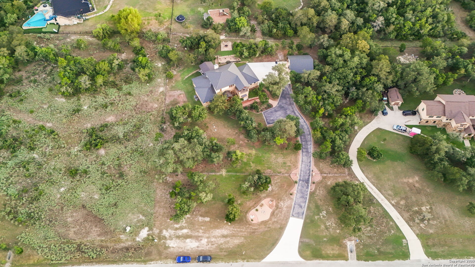 main property photo 30