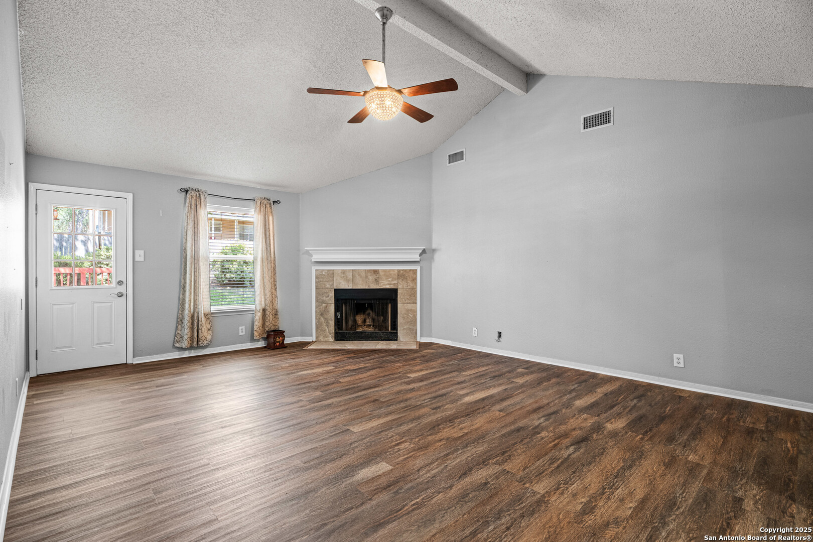 property viewer photo 10