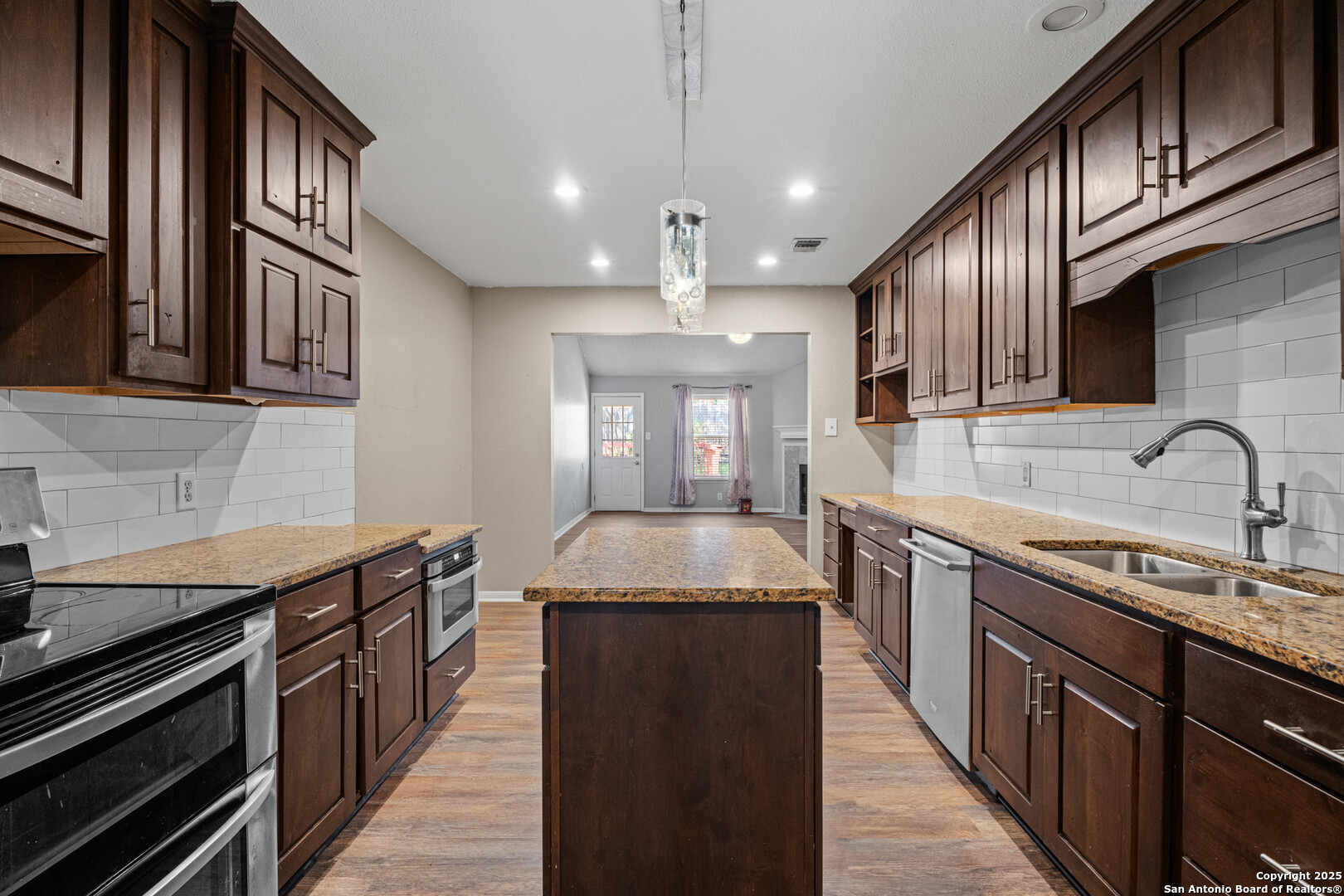 property viewer photo 16