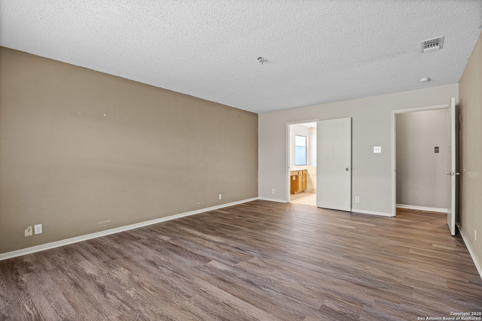 property viewer photo 18