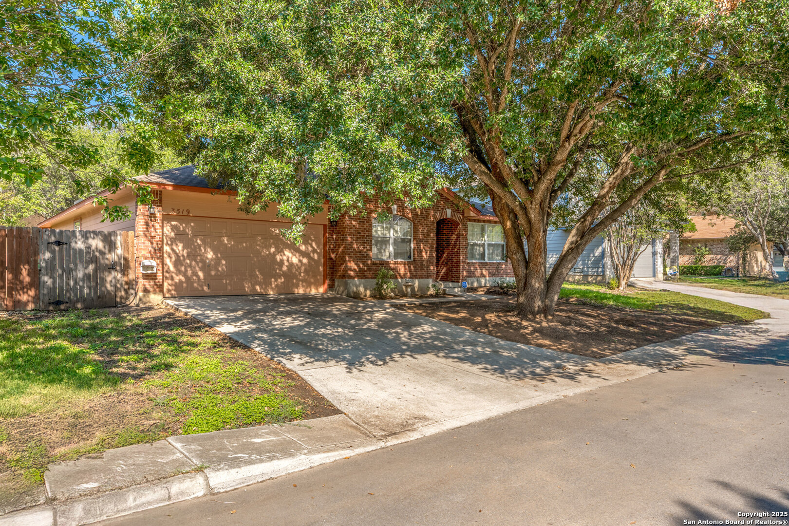 property viewer photo 2