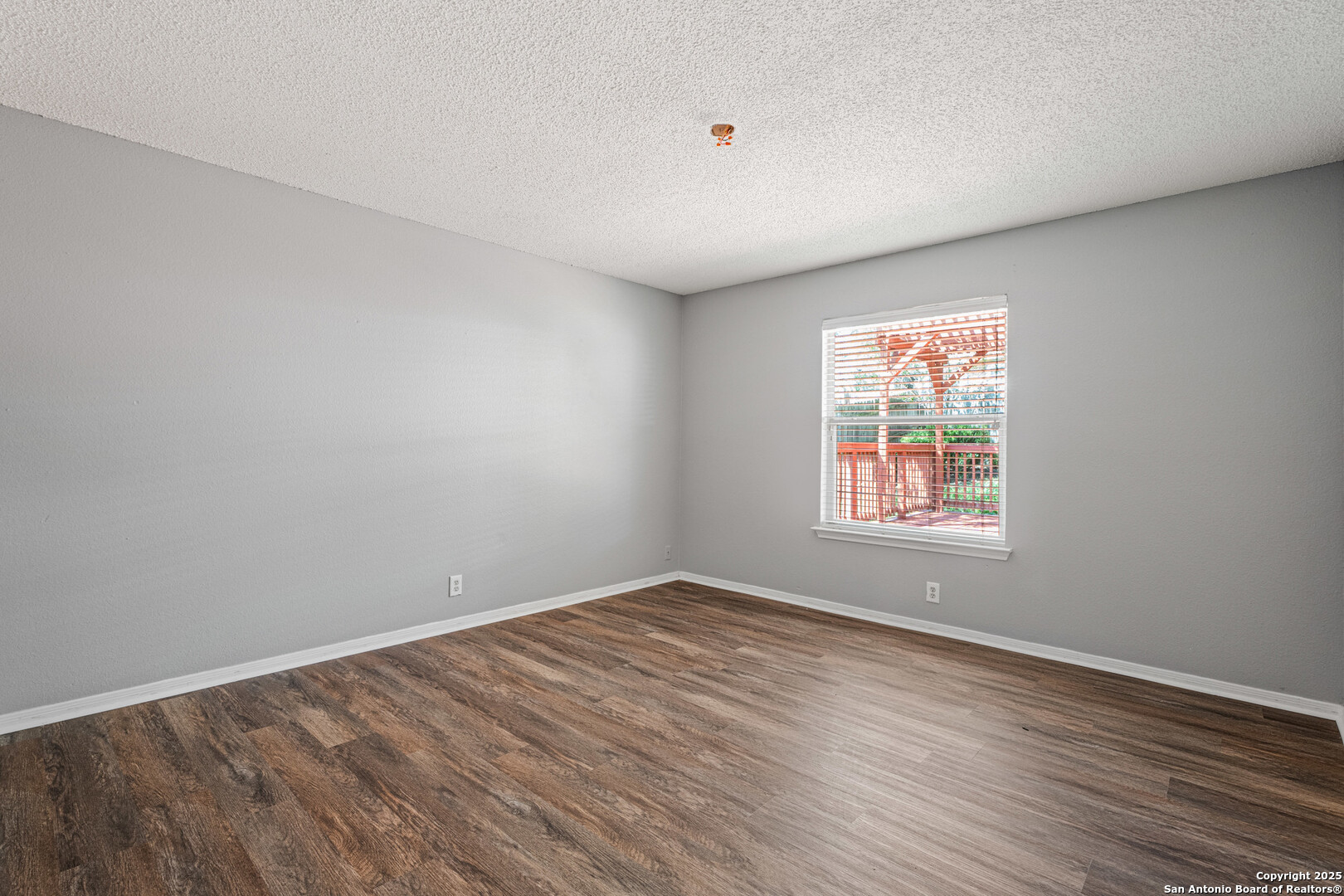 property viewer photo 21